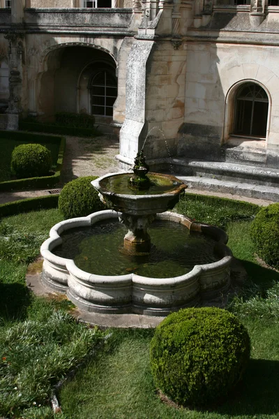 Der Brunnen im Bussaco-Palast — Stockfoto