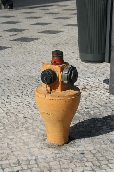 Насос на улице Лиссабона — стоковое фото