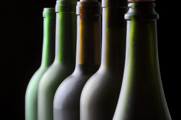 Cinco garrafas de vinho — Fotografia de Stock