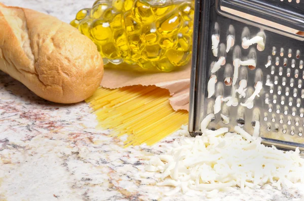 İtalyan yemeği hazırlamak — Stok fotoğraf