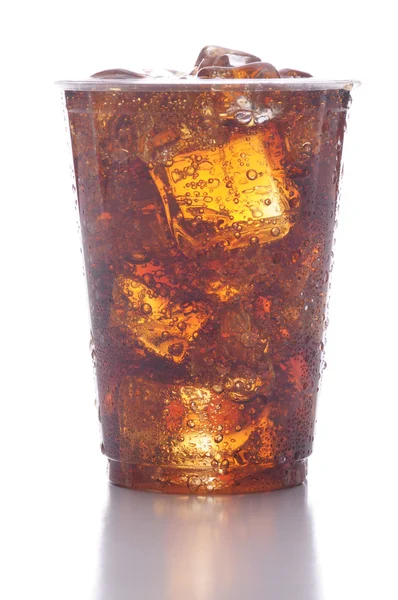 Copa de plástico con soda — Foto de Stock
