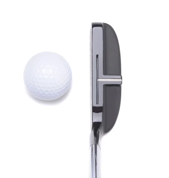 Putter et balle de golf sur blanc — Photo