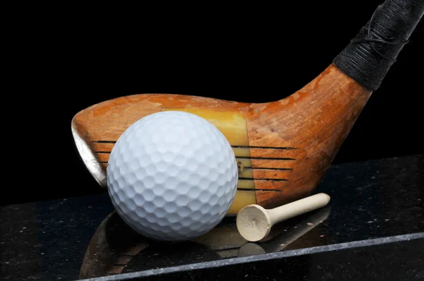Golfová hůl a míček — Stock fotografie