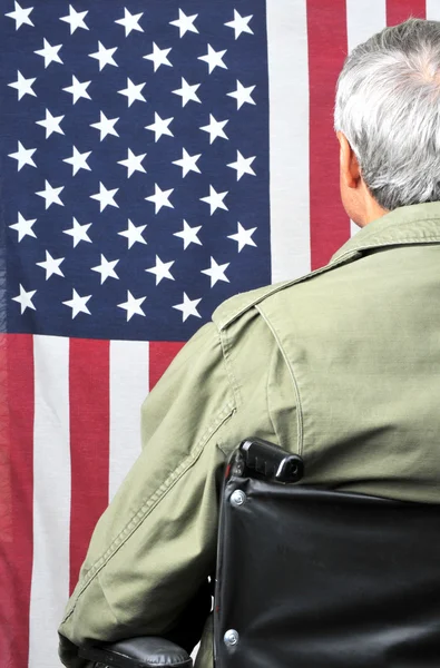 Veterano em cadeira de rodas — Fotografia de Stock