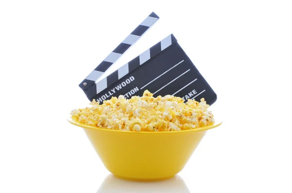 Clapboard miskę popcorn — Zdjęcie stockowe