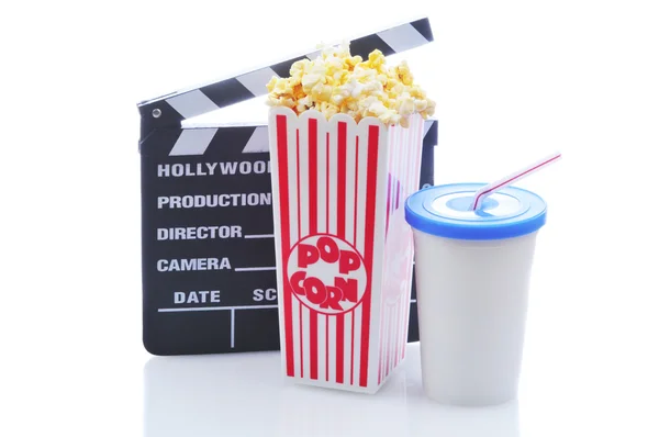 Napój popcorn i clapboard — Zdjęcie stockowe