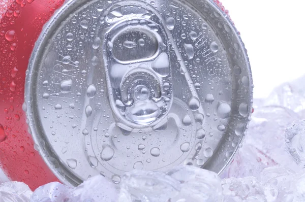 ソーダ缶のクローズ アップ — ストック写真