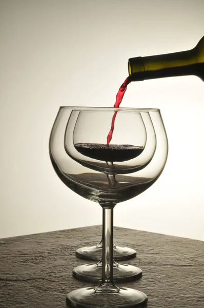 Wlać wino — Zdjęcie stockowe