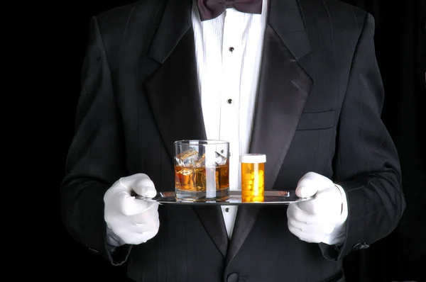 Homme Pilules Cocktail sur plateau — Photo