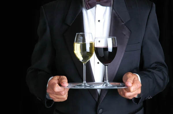 Людина, дві склянки вина лоток — стокове фото