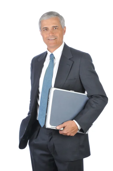 立っているビジネスマンのラップトップ コンピューター — ストック写真