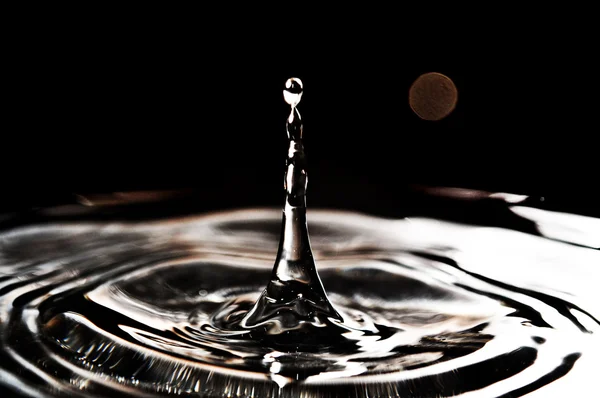Mooie splash van water — Stockfoto