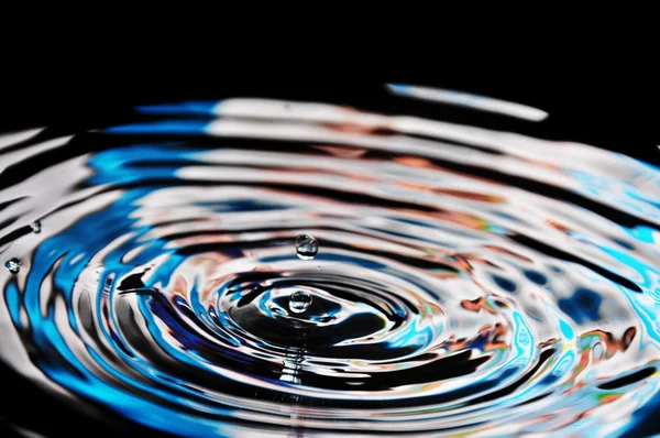 Lila víz a szép splash — Stock Fotó