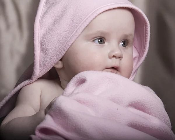 Dribbly ładny dziewczyna niemowlę dziecko — Zdjęcie stockowe