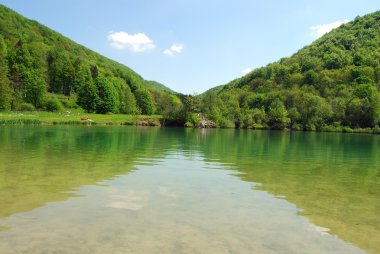 tepeler ve dağ gölü