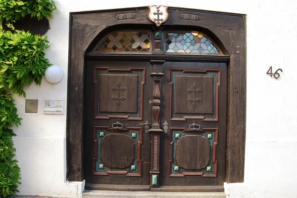Παλιά ξύλινη πόρτα close-up — Φωτογραφία Αρχείου