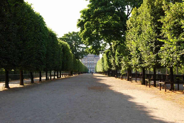 Estrada para Louvre, Paris — Fotografia de Stock