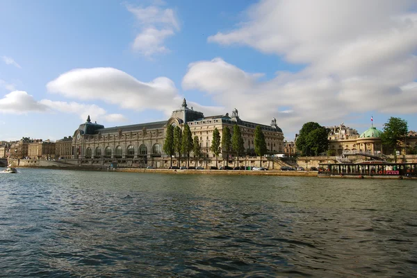 Небесные дирижабли в Париже — стоковое фото