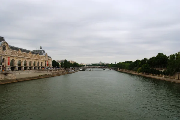Řeku Seinu a muzeum D'Orsay — Stock fotografie