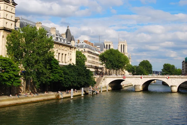 La riva della Senna a Parigi — Foto Stock