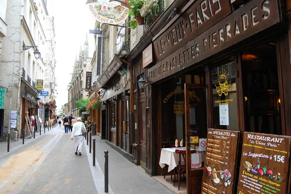 Вулиця Латинського кварталу в Парижі Стокова Картинка