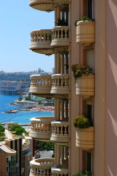 Mónaco balcón redondo y mar azul — Foto de Stock