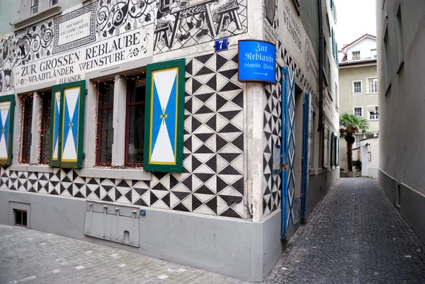 Swiss tavern with murals, Zurich, Switze — Stock Photo, Image
