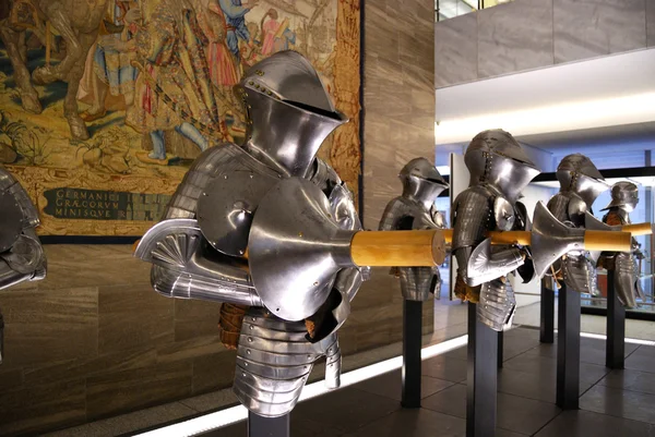 Conjunto de armaduras de placas de cavaleiros medievais — Fotografia de Stock
