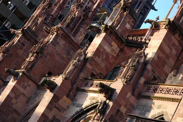 Statues on Freiburg Cathedral — Stock Photo, Image