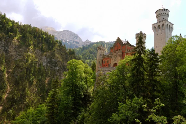 Zamek neuschwanstein w Alpy Bawarskie — Zdjęcie stockowe