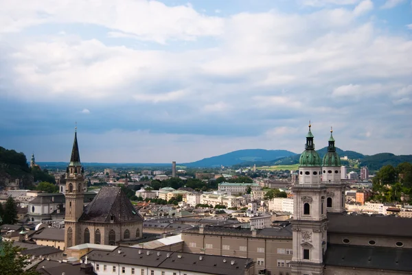 Salzburg kerk en de kathedraal — Stockfoto