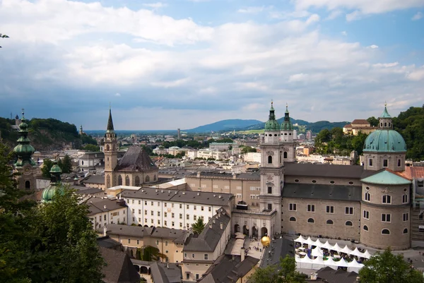 Mosteiro de Salzburgo e paisagem urbana — Fotografia de Stock