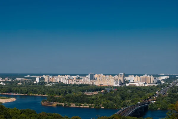 Kyiv residential district and Dnieper — Stock Photo, Image