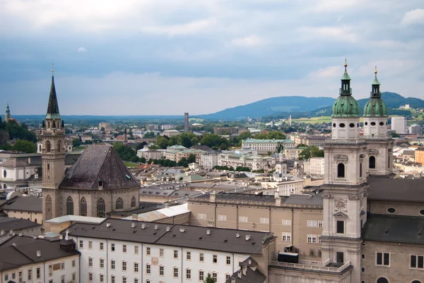 Katedral ve panoramik Salzburg — Stok fotoğraf