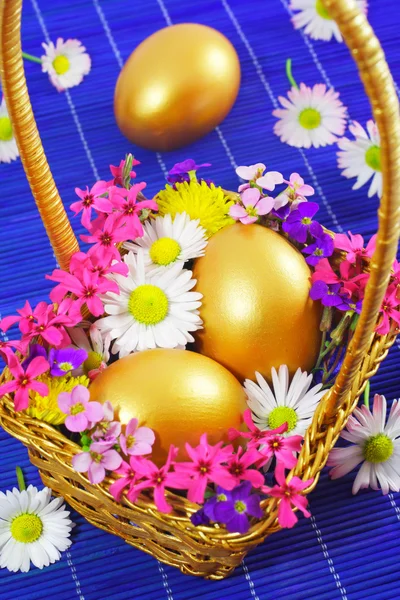 Œufs de Pâques dorés — Photo