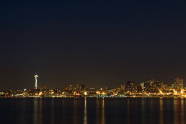 Seattle manzarası ile kanocu gün batımında