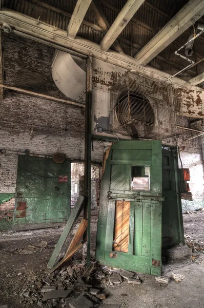 Abandoned Green Door — Stock Photo, Image