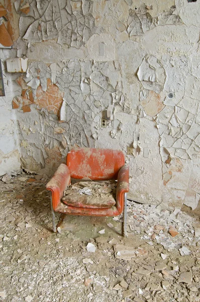 Orangefarbenen Stuhl — Stockfoto
