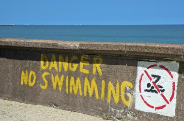 tehlike yüzmek yasaktır