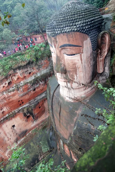 Bouddha géant Leshan dans le mont Emei de Chine — Photo