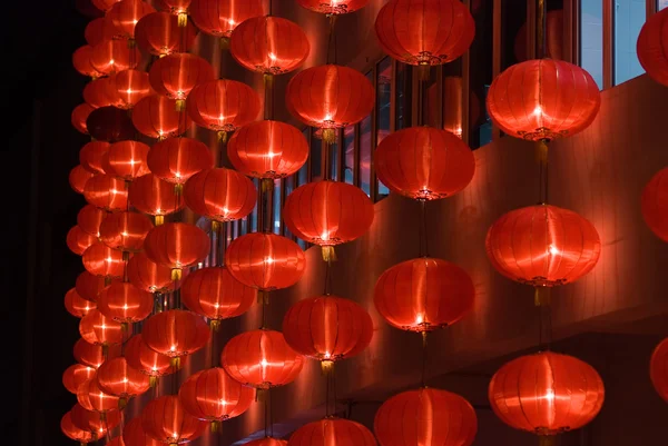 Linternas rojas chinas por la noche —  Fotos de Stock