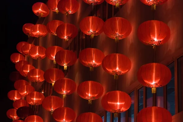 Las linternas chinas rojas del nuevo año chino — Foto de Stock