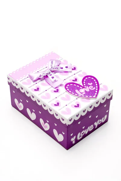 Mooie handgemaakte paarse geschenkdoos — Stockfoto