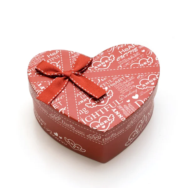 Kırmızı kalp el yapımı hediye kutusu — Stok fotoğraf