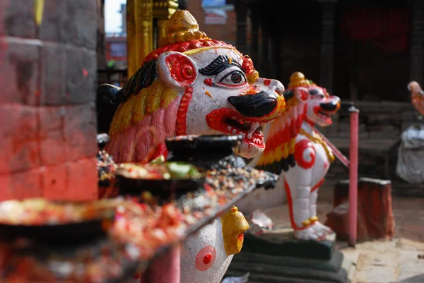 Kaarsenhouders van het hindoeïsme op nepal — Stockfoto