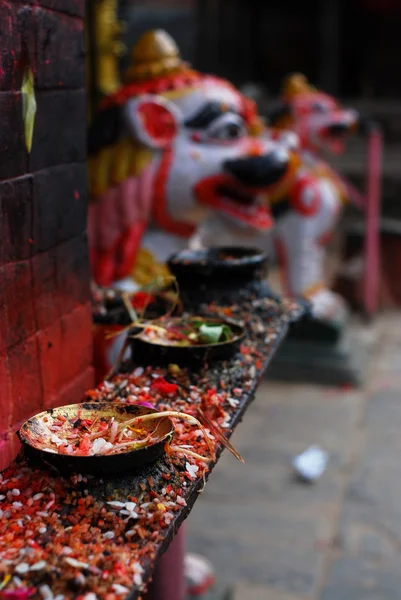 ヒンドゥー教と彫刻のキャンドル ホルダー — ストック写真