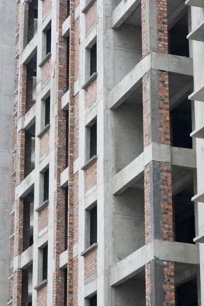 En construcción edificio de apartamentos — Foto de Stock