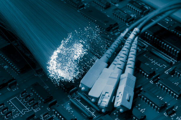 Сетевой кабель с оптоволокном
