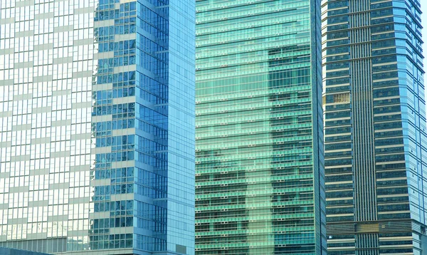 Současná kancelářská budova modrá skleněná stěna detail — Stock fotografie