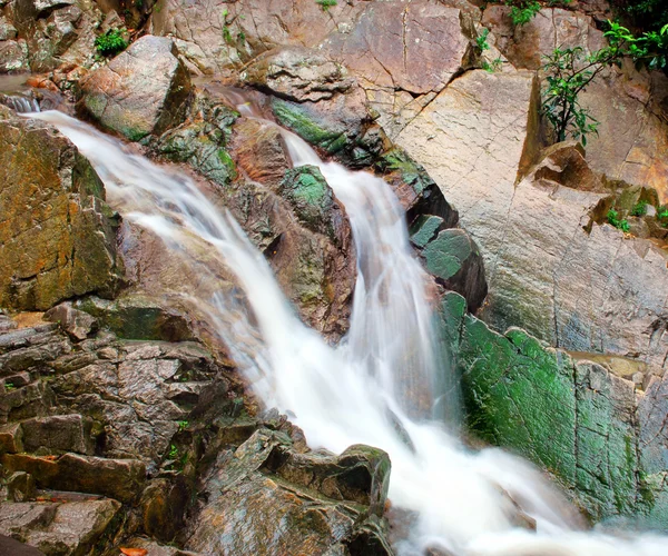 La cascada es hermosa —  Fotos de Stock
